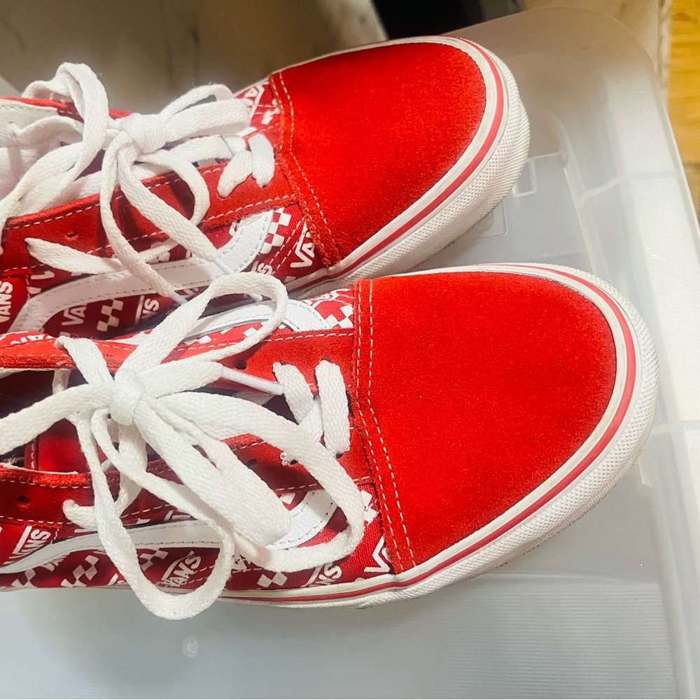Logo vans repeats red old skool